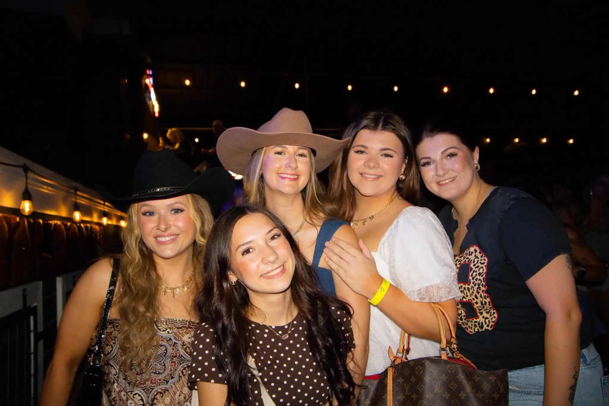 Crowds and outfit Inspiration!